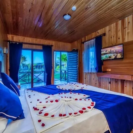 Lord Marina & Bungalows Otel *
